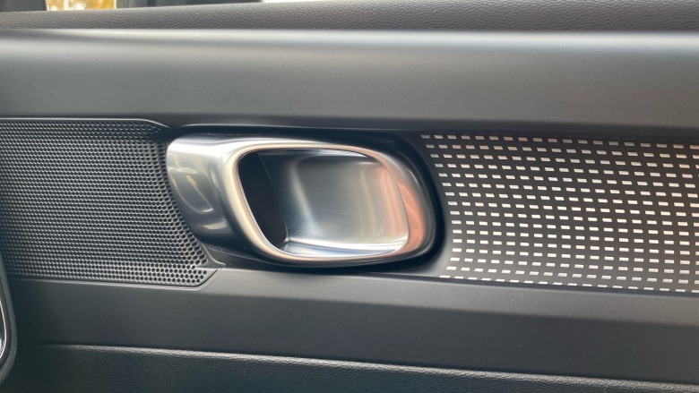 Volvo Xc40 2.0 B4P R DESIGN 5dr Auto Petrol Estate